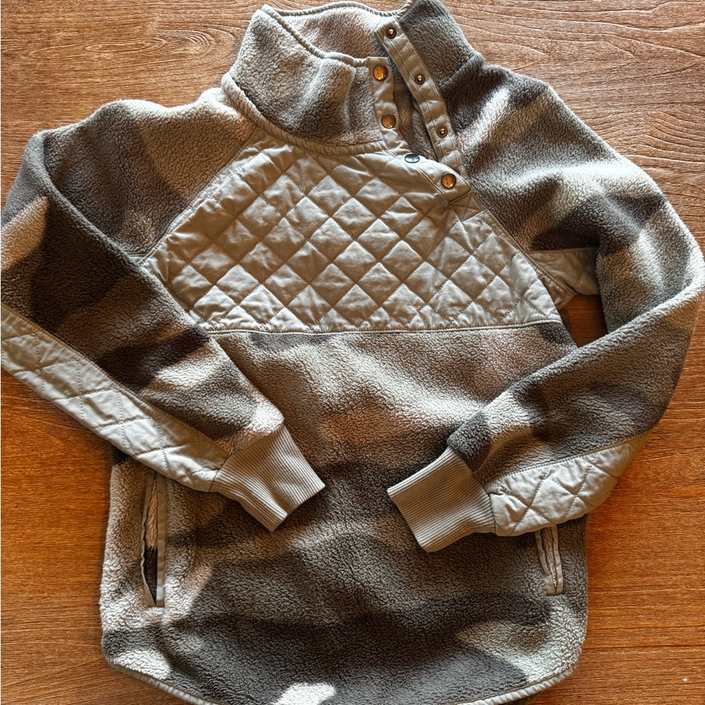 Abercrombie & Fitch Quilted Jacket in Olive Green Camouflage.